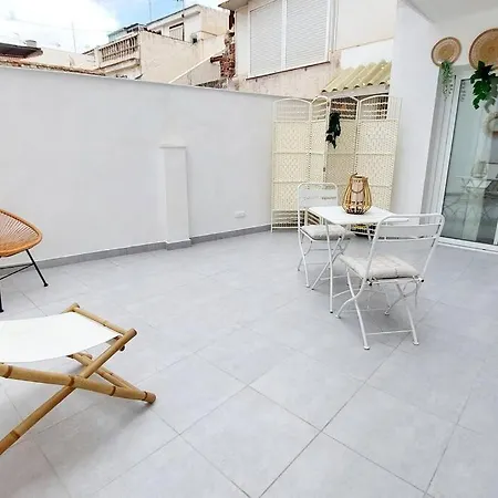 Appartement Boho With Patio In Centre And Close To *