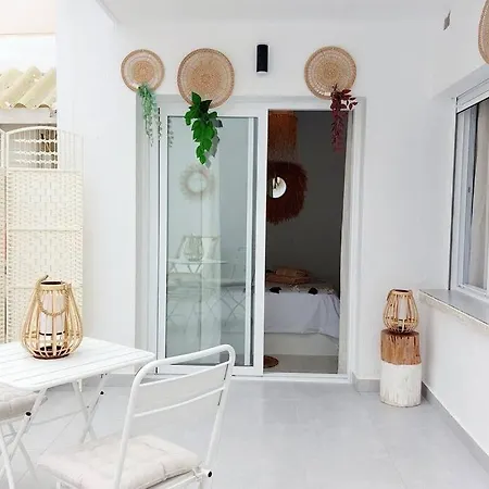 Boho With Patio In Centre And Close To Apartman